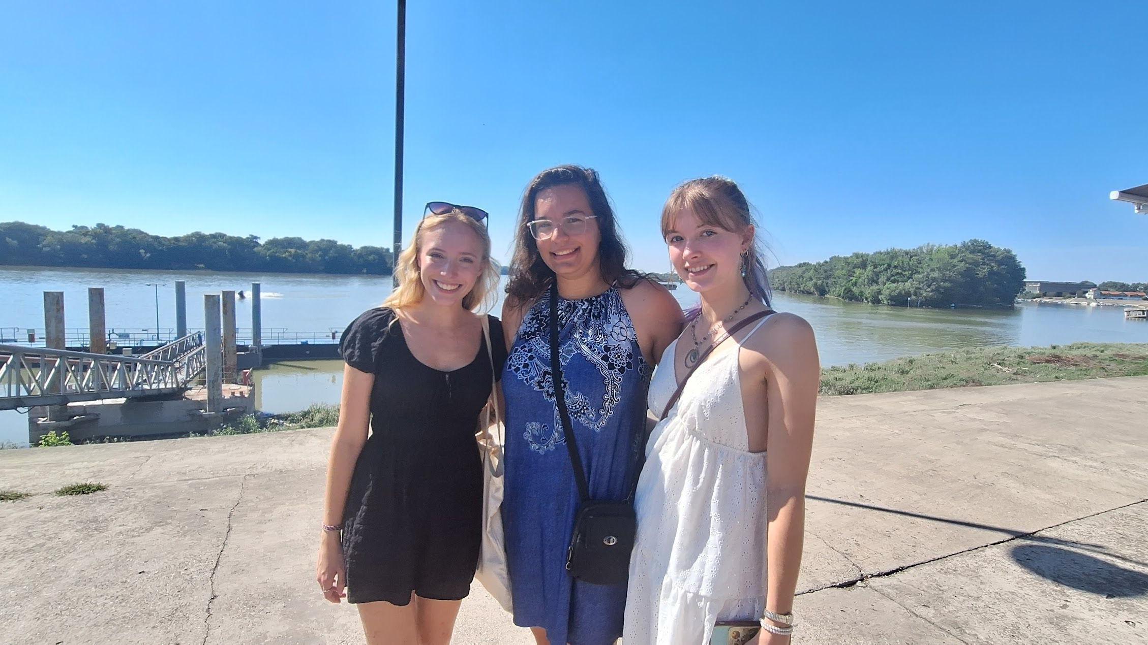 Enalis, Megan i Eva prešle su pola sveta da upoznaju korene