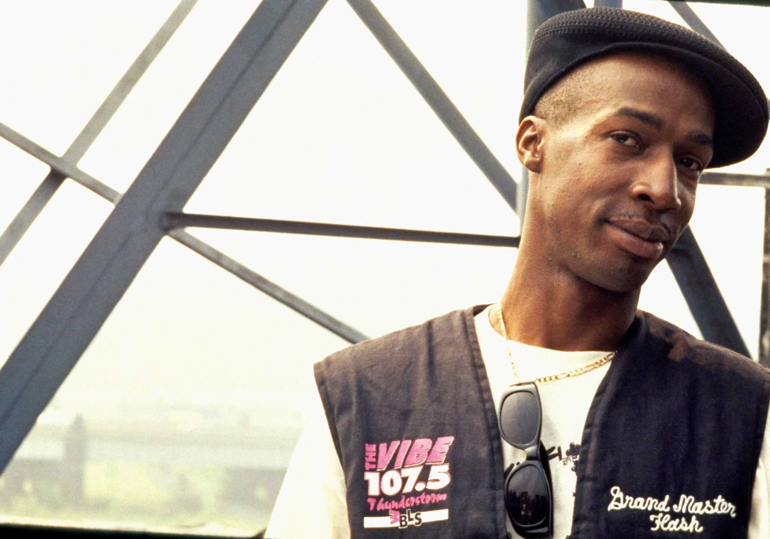 Milton Malden: Jugosloven koji je kumovao nastanku hip hop industrije 3 Di-džej Grendmaster Fleš (na slici) i grupa 'Furios Five' bili su deo Šugar hil rekordsa i prvi album objavili za ovu izdavačku kuću