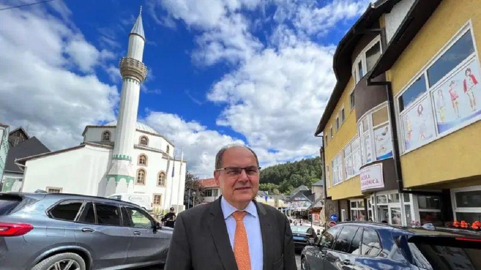 Dodik osuđen na godinu dana zatvora, Srbija ga neće hapsiti, kaže Vučić 5 Kristijan Šmit