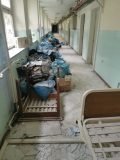 foto, klinika u knez selu hodnik sa krevetima i kesama, foto dragan milic Niški Klinički centar najavio krivičnu prijavu protiv dr Dragana Milića zbog objava o Onkologiji i bivšoj Klinici za plućne bolesti u Knez Selu 6