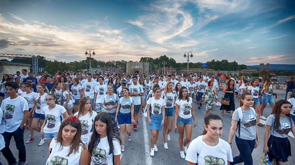 Besplatni kompleti ulaznica za studente umetnosti i žurnalistike: Novina na Nišvilu 1