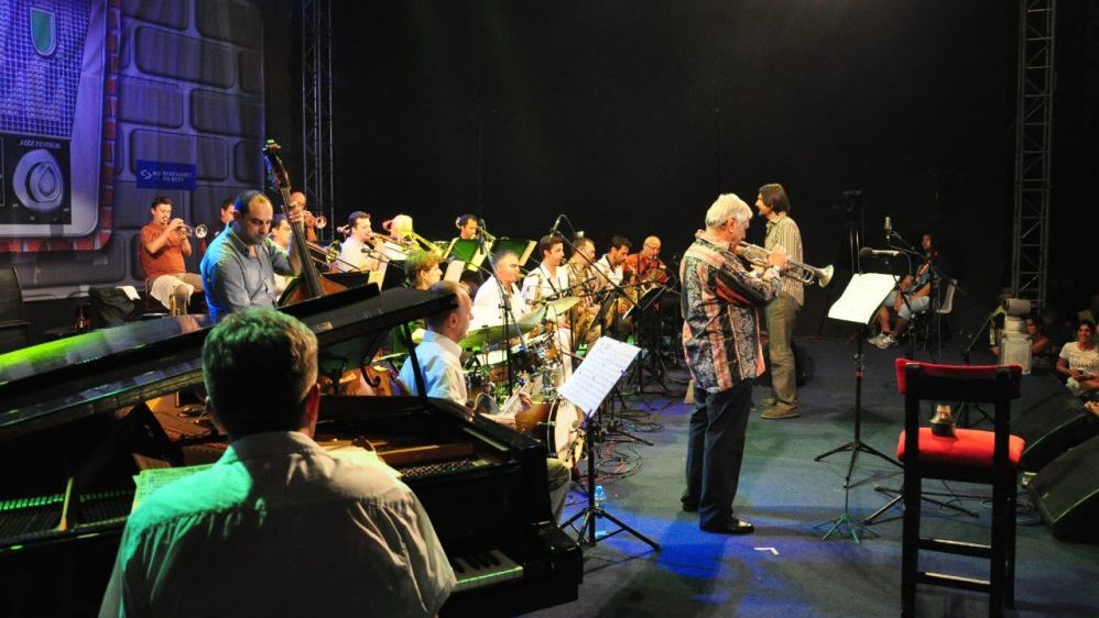 Big Bend RTS Ko će dobiti nagrade Nišvila „Car Konstantin“ i „Šaban Bajramović“: Priznanje za životno delo Big bendu RTS 4