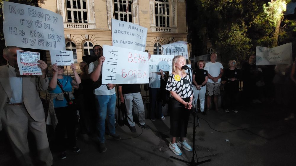 Učenici Prve niške gimnazije "Stevan Sremac" započeli blokadu nastave: "Zašto je bez posla ostalo 15 nastavnika 'na određeno'"? 2