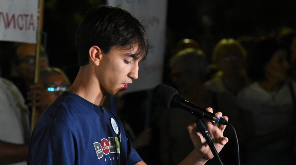 Hitan protest ispred Prve niške gimnazije "Stevan Sremac": Na "oslobođenje" škole pozvali učenici 1