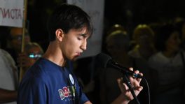 Građani Niša pružili podršku smenjoj direktorki gimnazije: "Naša Vera je jača od vaše sile!'“ 7