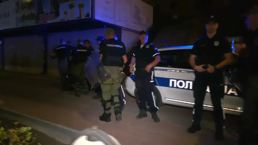 Studenti objavili snimak na kojem gradonačelnik Niša građanima skandira da su "ustaše": Okupljanje večeras ispred policije (VIDEO) 1