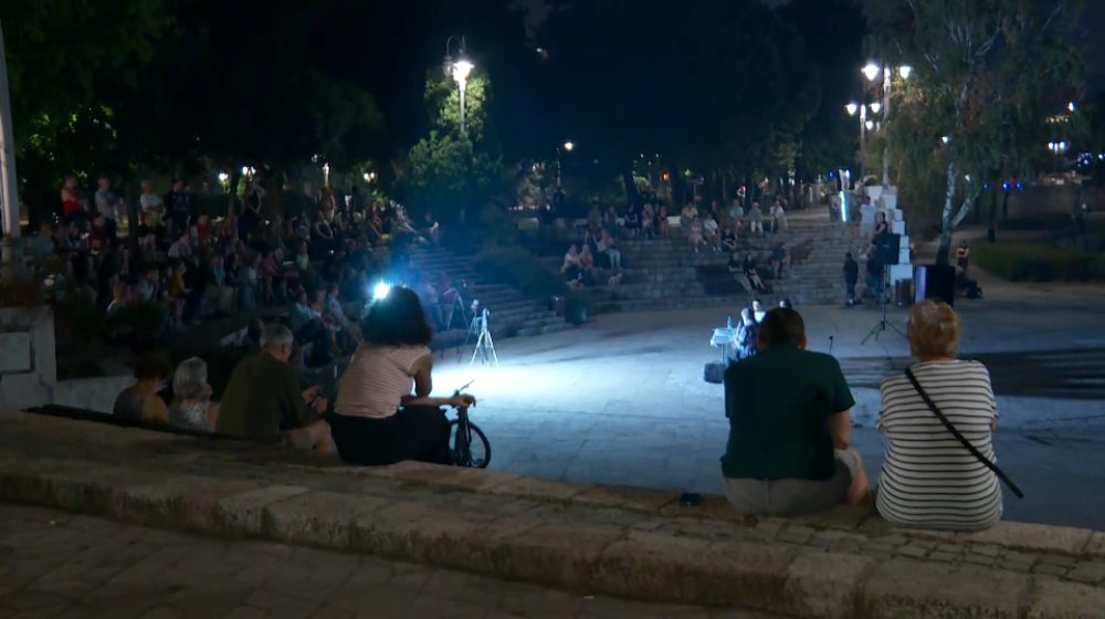 Na tribini Slobodnog univerziteta u Nišu pronađena naprava koja liči na eksplozivnu: Slučaj prijavljen policiji i tužilaštvu 1