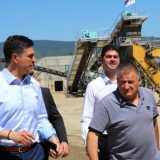 Poslanik proziva gradonačelnika Niša da je dogovarao saradnju sa firmom čiji su "pravi vlasnici povezani sa narko- kartelima u Boliviji": Pavlović i "Prevoz Kop" ćute 7