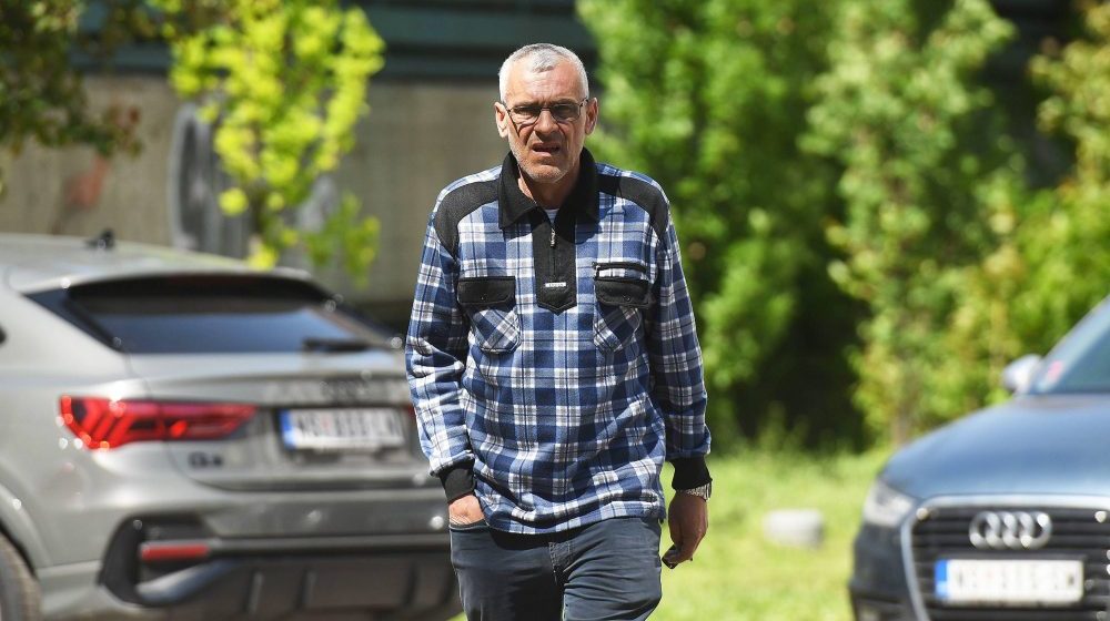 U svom dvorištu napadnut autoprevoznik Jaćimović: Napadač ga povredio i pobegao 1