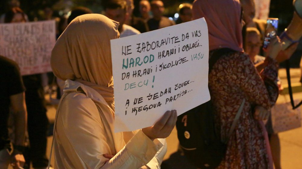 Novi Pazar: Protest ispred policije i kuće rektorke Državnog univerziteta 1