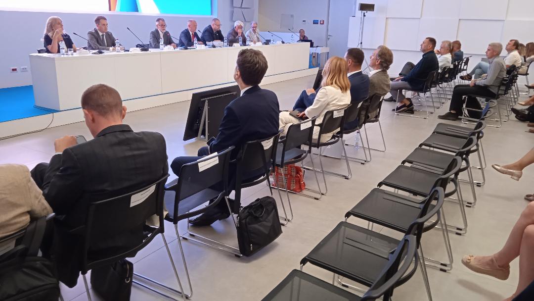 SRCE: Strogo kontrolisana javnost 2