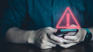 Ministarstvo unutrašnjih poslova (MUP) upozorilo je danas građane da je u toku fišing prevara koja se distribuira preko SMS poruka o navodno izrečenim kaznama za prekoračenje brzine.