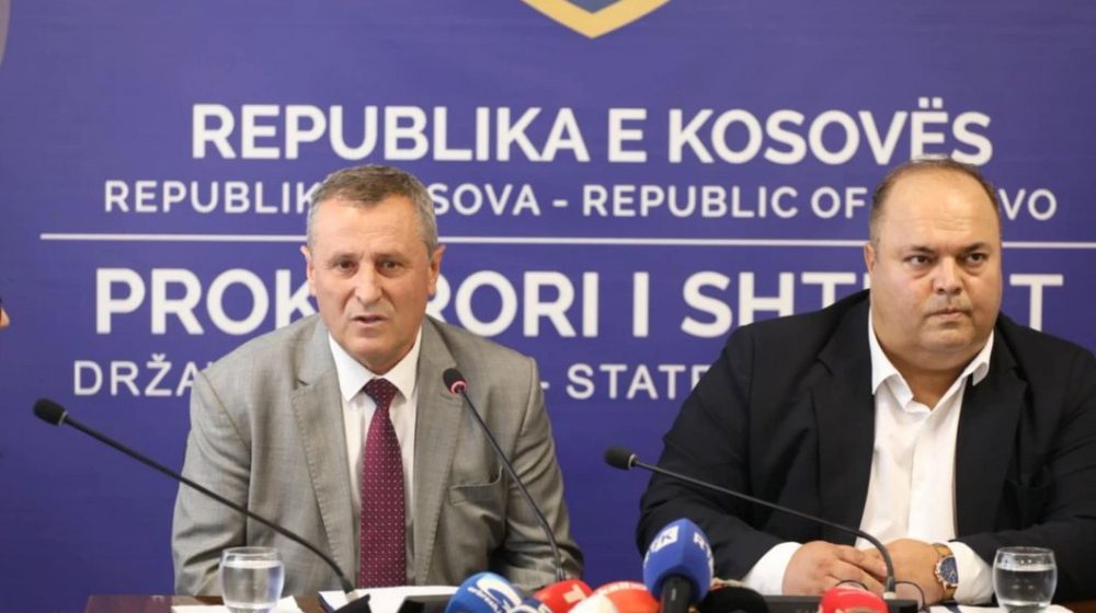 Tužilaštvo u Prištini podiglo optužnicu protiv 21 osobe zbog "proterivanja 800.000 albanskih civila" 1