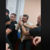 Uz napade privatnog obezbeđenja na opoziciju, SNS iza ponoći izabrao gradonačelnika: Šta se sinoć dešavalo u Zaječaru? 7