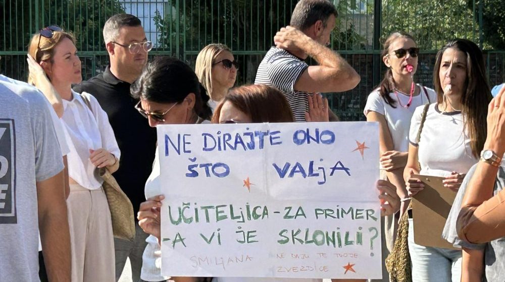 Skup podrške učiteljici u Novom Sadu: Bez obrazloženja joj nije produžen ugovor o radu 1