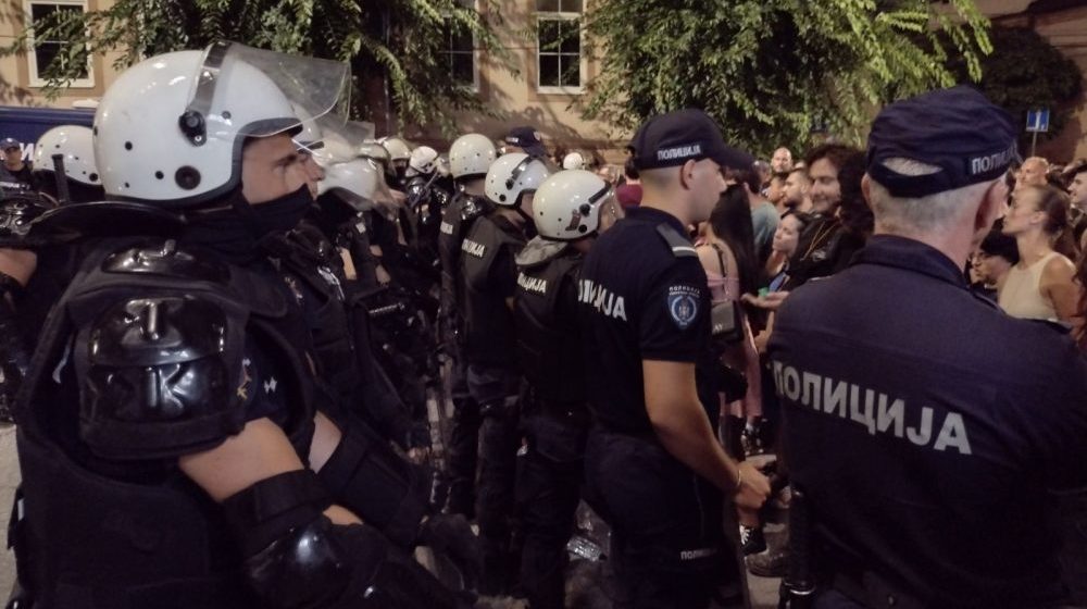 Šta Dojče vele piše o protestima u Srbiji: Vučić poručio da će Beograd i Novi Sad biti očišćeni 1