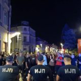 Protesti u više gradova Srbije (VIDEO, FOTO): Policijski kordoni sprečili građane da priđu bliže zgradi RTS-a 1
