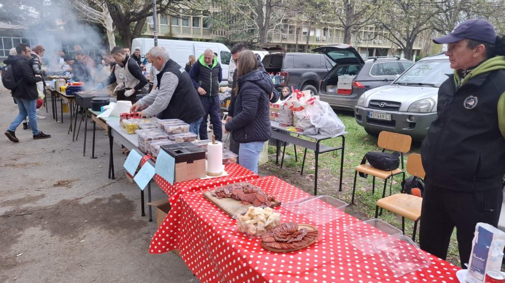 Poljoprivredni blokadni bazar u novosadskom kampusu: Biciklisti se okupljaju kod Futoške pijace 1