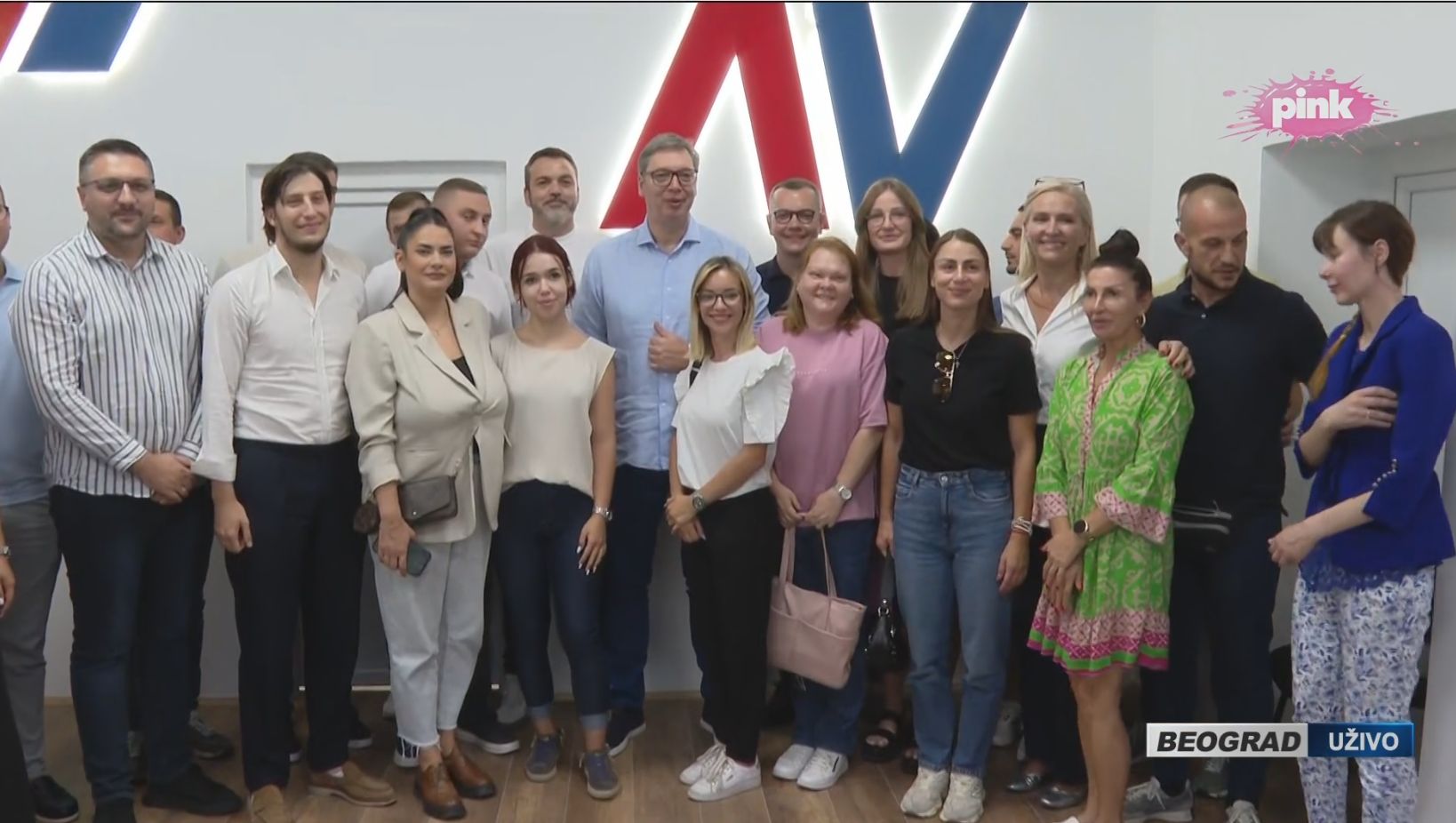 Vučić u prostorijama SNS na Paliluli najavio "kraj bajke" 1