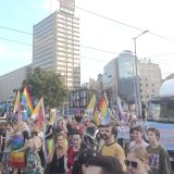 Protestna kolona Prajda prošetala Beogradom: Poruke solidarnosti sa studentima, poručeno "Vučiću odlazi" i "Borimo se za prava"(VIDEO, FOTO) 4