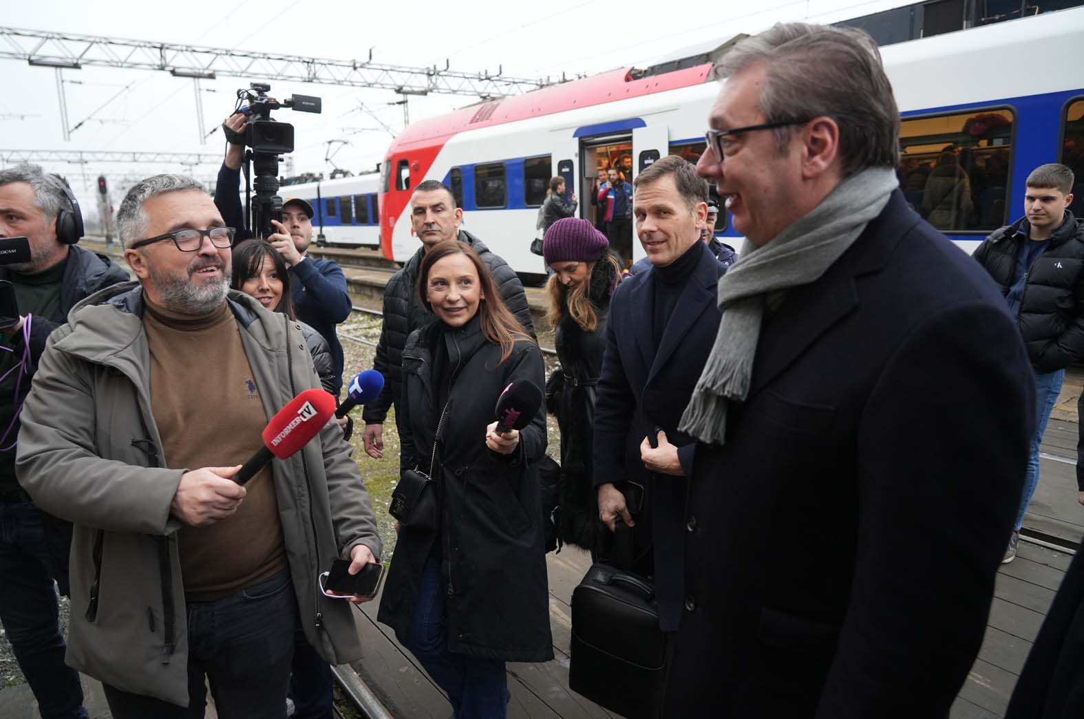 Naprednjaci odustali od "odbrane" Vojvodine: Godišnjica jeftinog trika iz Šešeljeve kuhinje 4