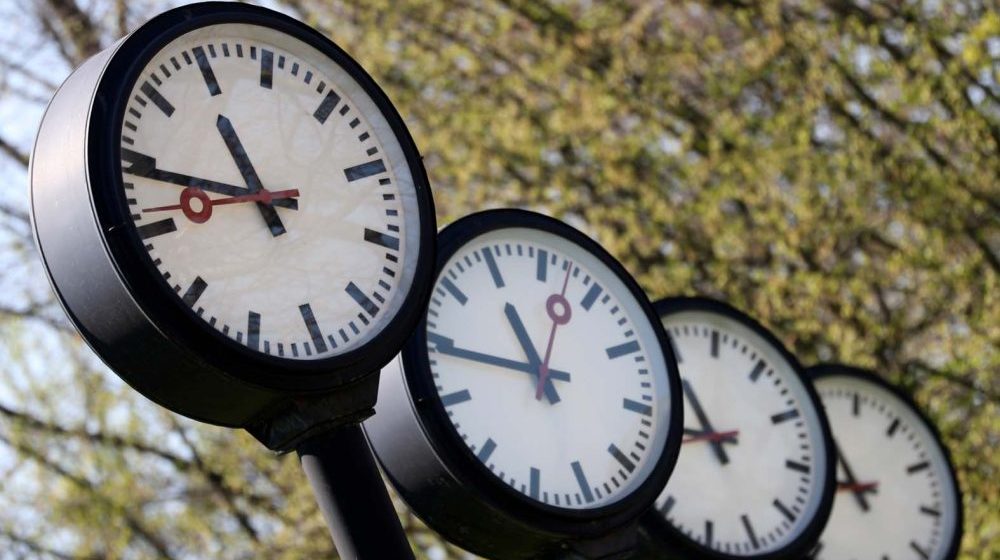 sat pomeranje kazaljki