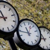 sat pomeranje kazaljki