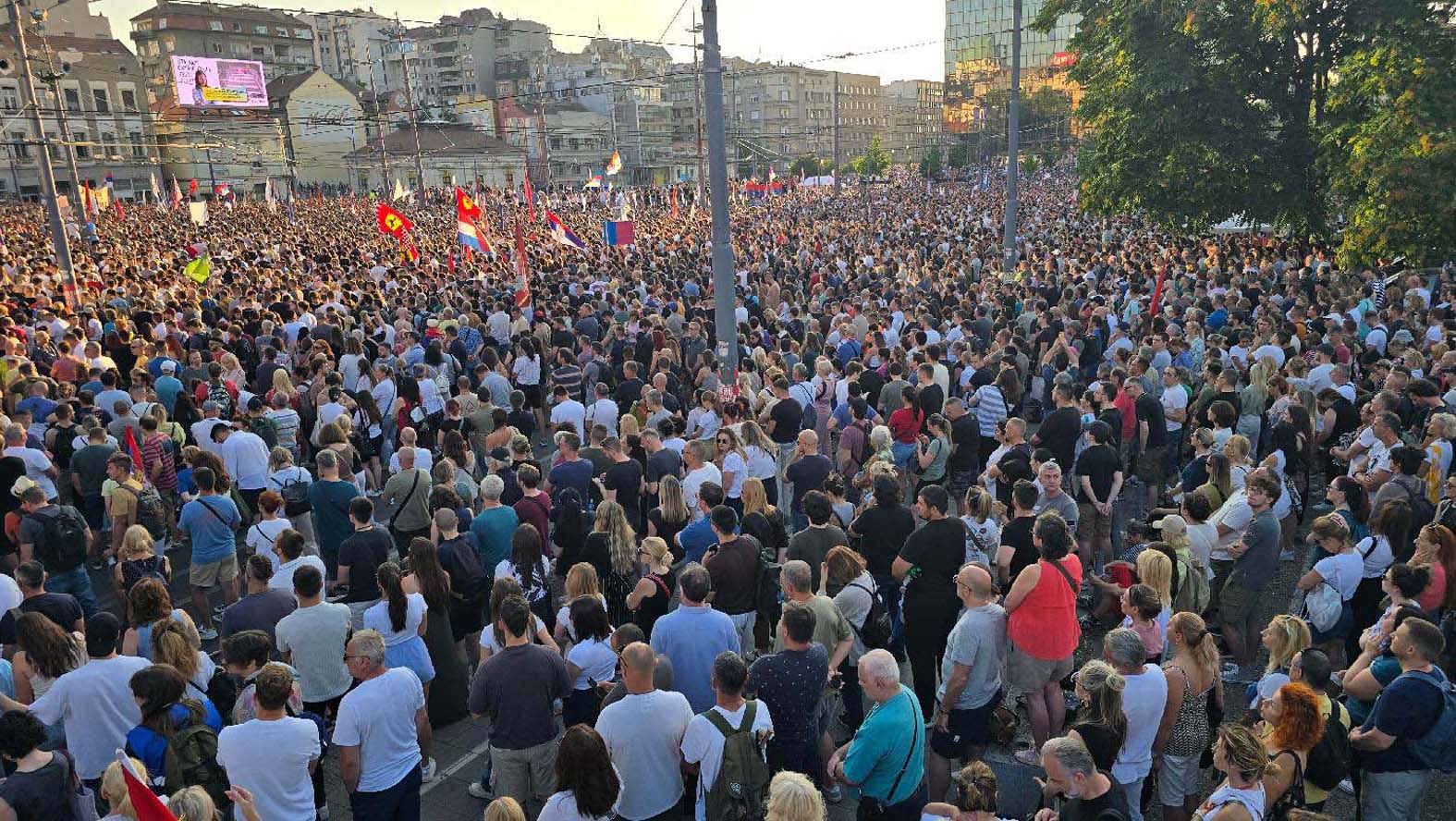 "Otpustiti sve sudije, sve novinare RTS-a, sve iz policije": Lustracija je tema i za studente, ali ona nije čarobni štapić 3