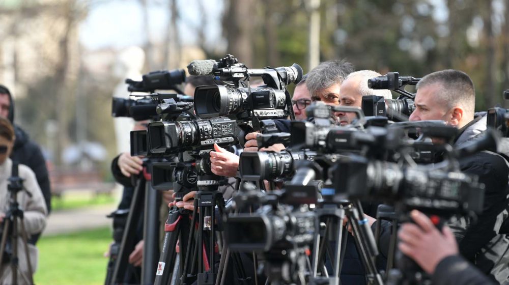 Dve novinarke napadnute ispred prostorija SNS u Subotici 8