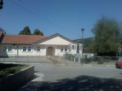 "Adresa za žalbe je Vućić, on je sve predao": Nepoznata lica upala u Rektorat univerziteta u Kosovskoj Mitrovici, predstavili se kao inspektori KPS 9