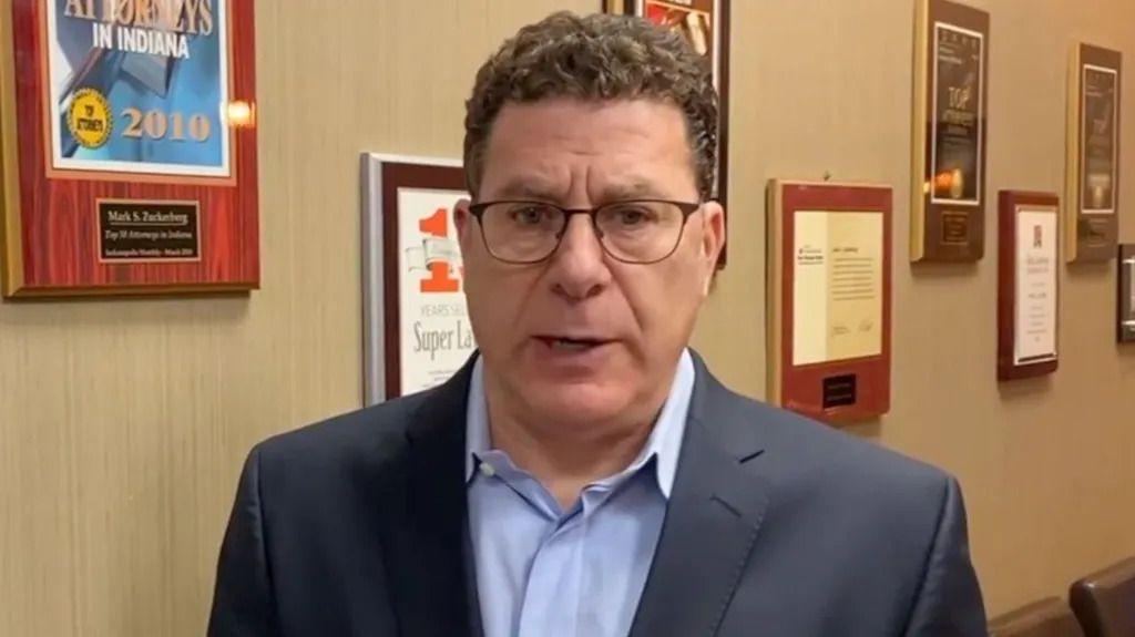 Imenjak Marka Zakerberga tuži Fejsbuk zbog suspendovanja naloga 2 Mark S. Zakerberg u teget odelu