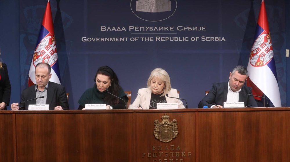 Otpremnine i jubilarne nagrade podelile prosvetare: Ako tetkica treba da bira između 600 i 300.000 dinara, šta mislite da će izabrati? 14