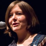 Obožavaoci su ludi za njenim novim albumom, samo što ga ona nije snimila 3