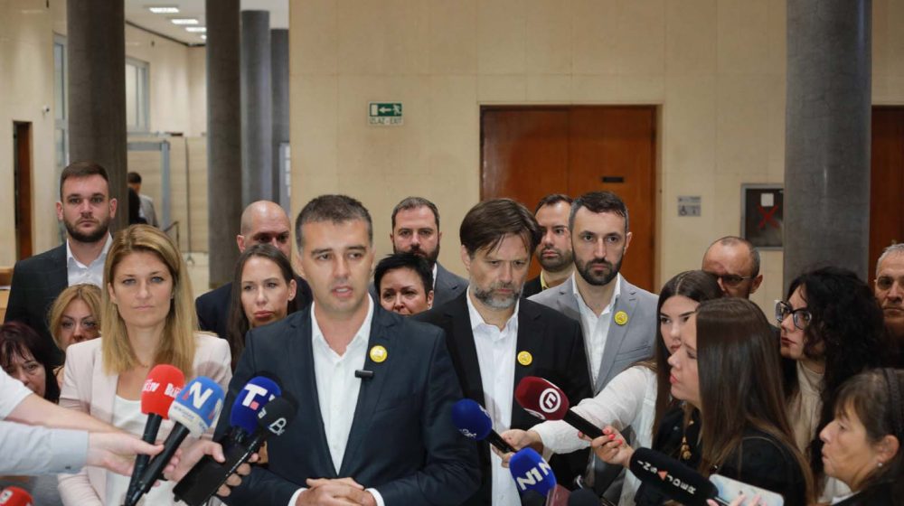 Kreni-Promeni: Masovne ucene SNS-а u javnom sektoru za prisustvo na skupovima 1