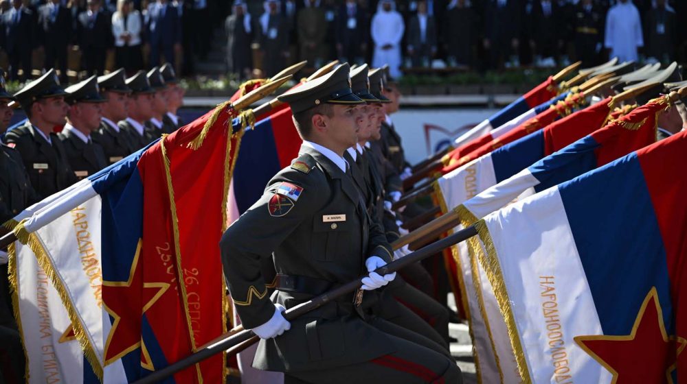 Bacite i zgazite petokraku 1