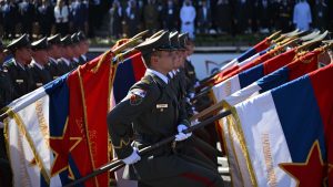 Bacite i zgazite petokraku 1