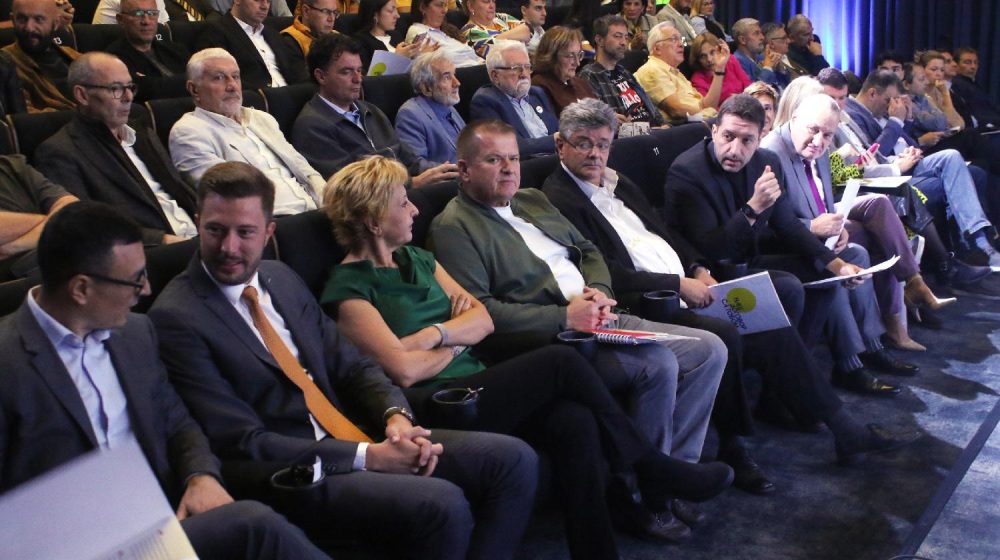 DS u Novom Pazaru predstavila predlog zakona o obeštećenju žrtava režima Aleksandra Vučića 11