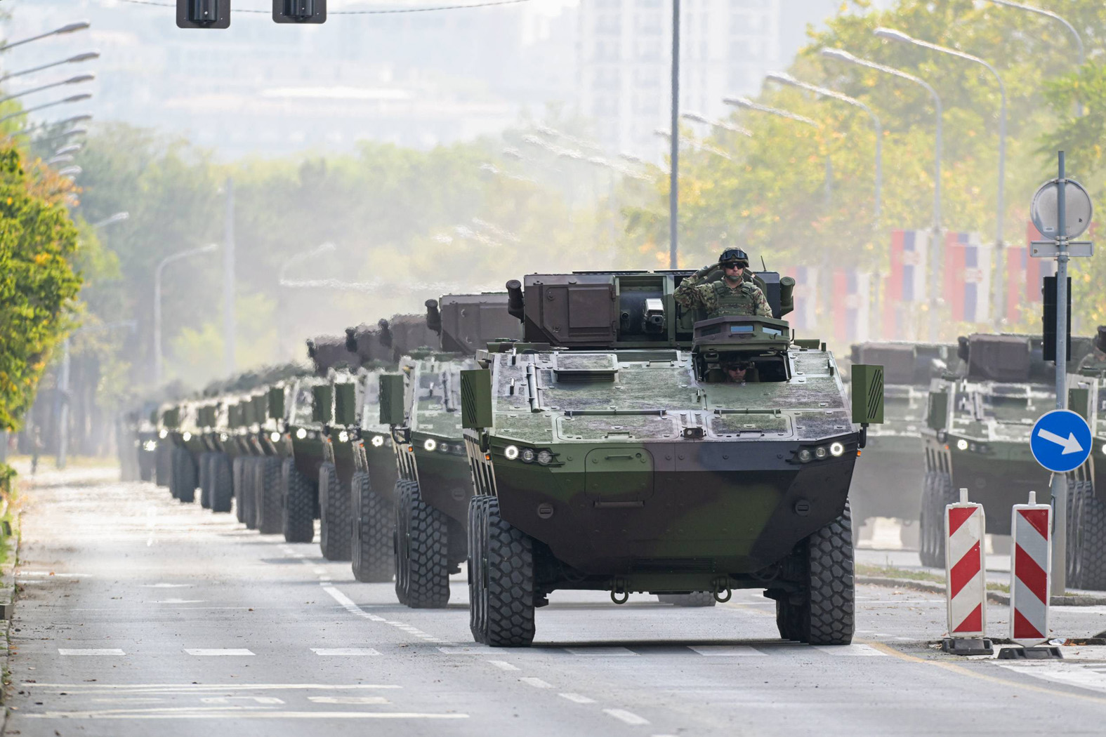 "Poludesmo svi": Kakve reakcije kod građana izazivaju svakodnevni zvuci borbenih aviona i helikoptera? 3