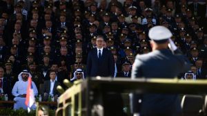 Predsednik Srbije Aleksandar Vučić izjavio je da je osoba koju svaki dan u sopstvenoj zemlji strašno napadaju, da se govori da je režim u Srbiji autokratski, ali da su ljudi u Srbiji i dalje uz njega i da su poslednjih meseci ankete pokazale da ima najveću podršku.