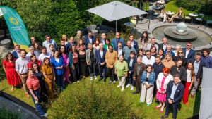 Evropski zeleni su na konferenciji za medije, pre panel diskusije o situaciji u Srbiji, saopštili da predsednica Evropske komisije Ursula fon der Lajen mora da zauzme jasan stav o Aleksandru Vučiću i da on ne sme da se oseća nedodirljivim.