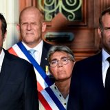 Politička kriza u Francuskoj ne jenjava: Pritisci na Makrona da podnese ostavku ili raspiše izbore 3