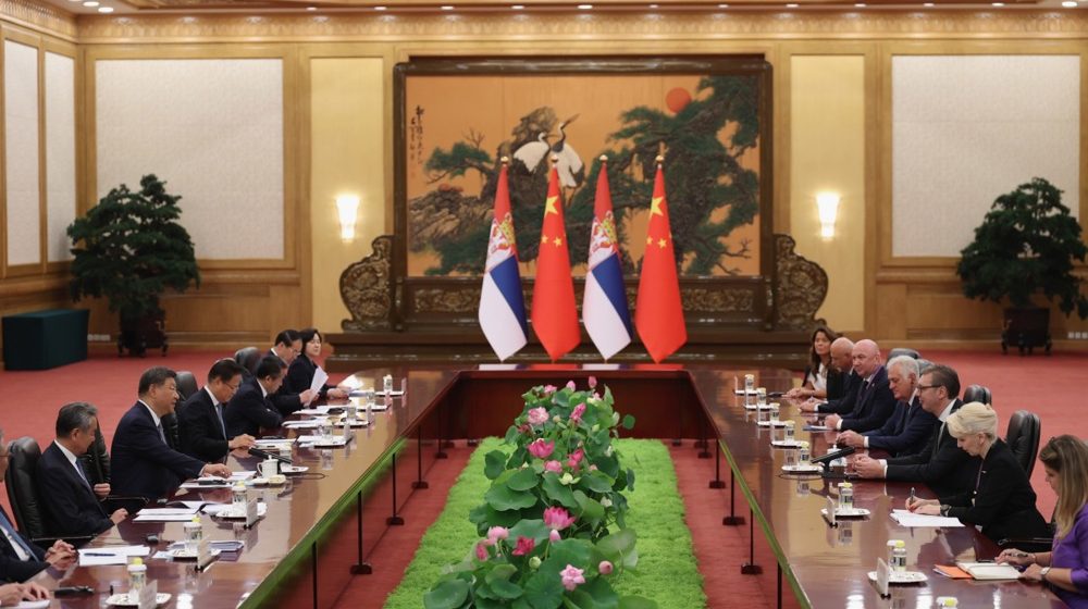 Ruski list o Vučićevom putovanju u Kinu, planu da bude premijer i Tomislavu Nikoliću 1