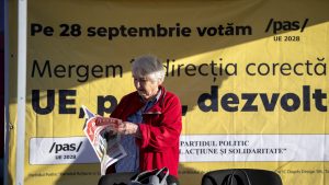 Vlasti Moldavije su saopštile da su danas izvršile 250 racija i pohapsile desetine ljudi u sklopu istrage navodnog plana, podržanog iz Rusije, da se izazovu "masovni neredi" i destabilizuje zemlju uoči kritičnih parlamentarnih izbora, a većina osumnjičenih je "obučavana" u Srbiji u koju je "sistematično putovala".