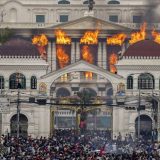 Vojska na pustim ulicama prestonice Nepala, policijski čas i izgoreli automobili: U toku pripreme za dijalog predstavnika vlasti i demonstranata? 8