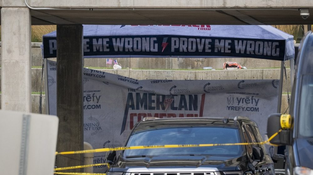 FBI pronašao oružje kojim je ubijen Čarli Kirk, ali ubica je i dalje u bekstvu (VIDEO) 1