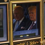 "Protesti i najveći vojni doček u živom sećanju istovremeno": Trampovi stigli u posetu Britaniji (VIDEO) 5