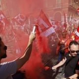 Pariz pod opsadom: Veliki protesti u Francuskoj, više od 90 uhapšenih, policija "doliva ulje na vatru" (FOTO, VIDEO) 6