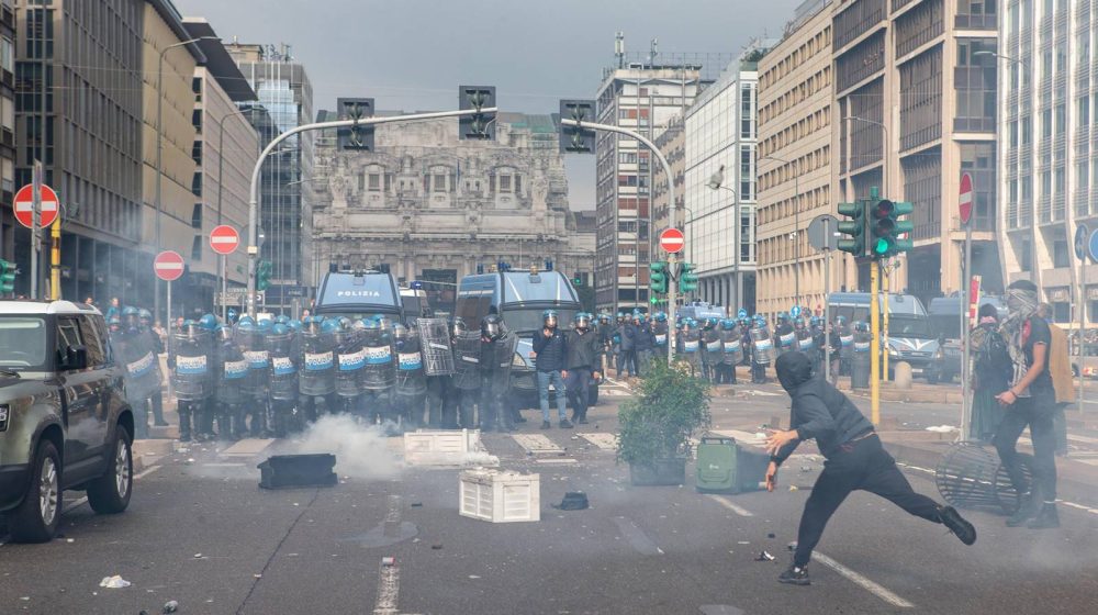 Neredi na propalestinskim demonstracijama u Milanu, povređeno 60 policajaca
