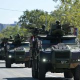 Mandić i Knežević prisustvovali paradi, opozicija poručuje da je odluka Vojske Crne Gore da učestvuje "sramna" 5