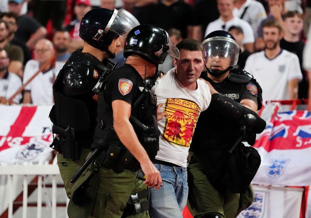 Srbija-Engleska: Brodolom i incidenti na tribinama - u fotografijama 10 srbija - engleska, incidenti na utakmici srbija - engleska